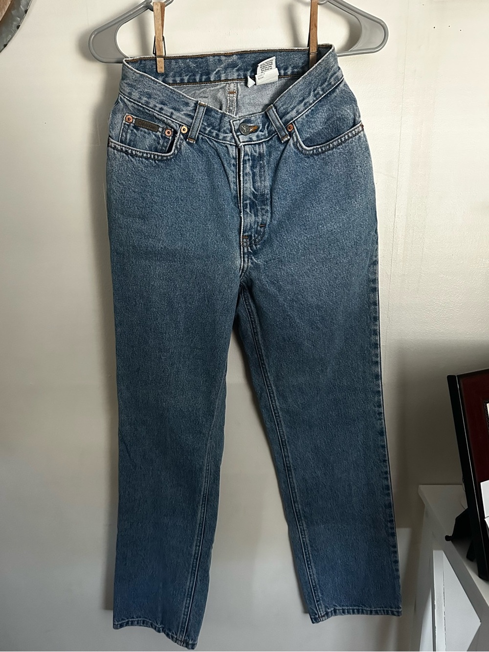 Levi’s  Straight-Leg Jeans in Mid Blue Denim size:4